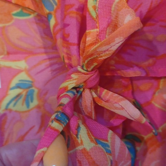 Beach Riot Melanie Tie Sarong in Miami Peony - Picture 5 of 5